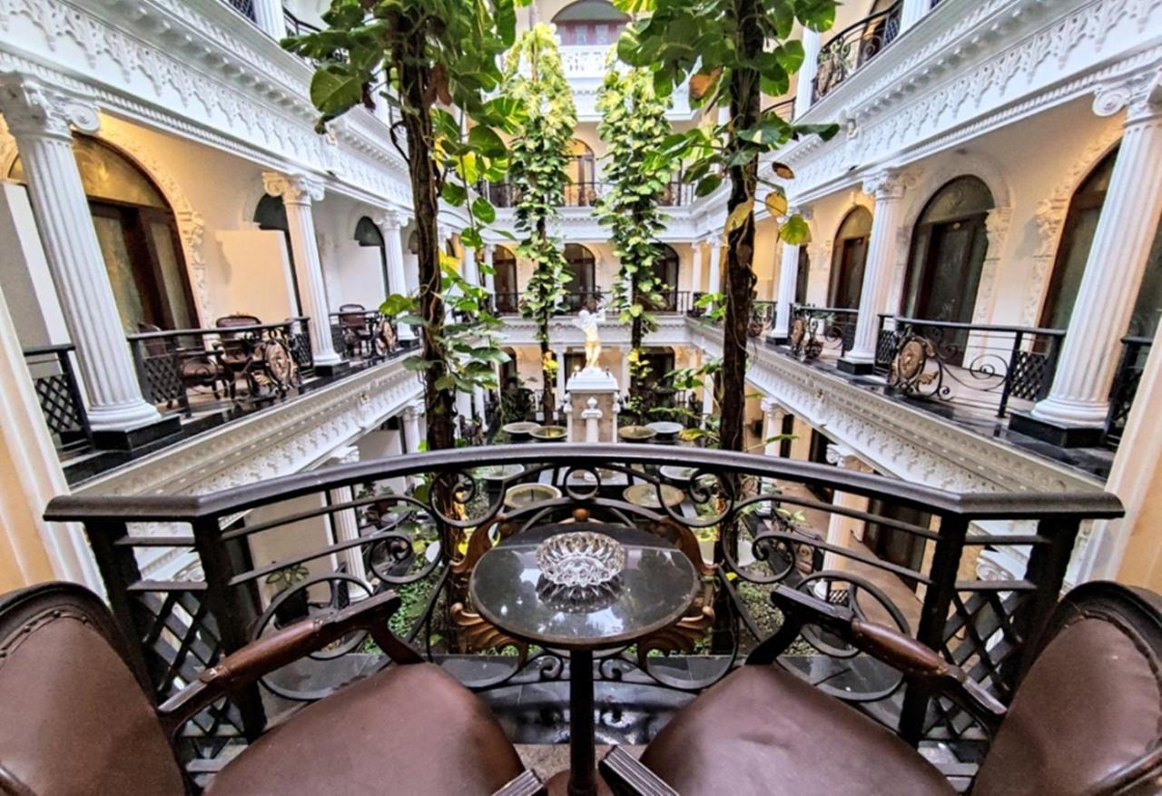 The Grand Palace Hotel Malang Exterior foto