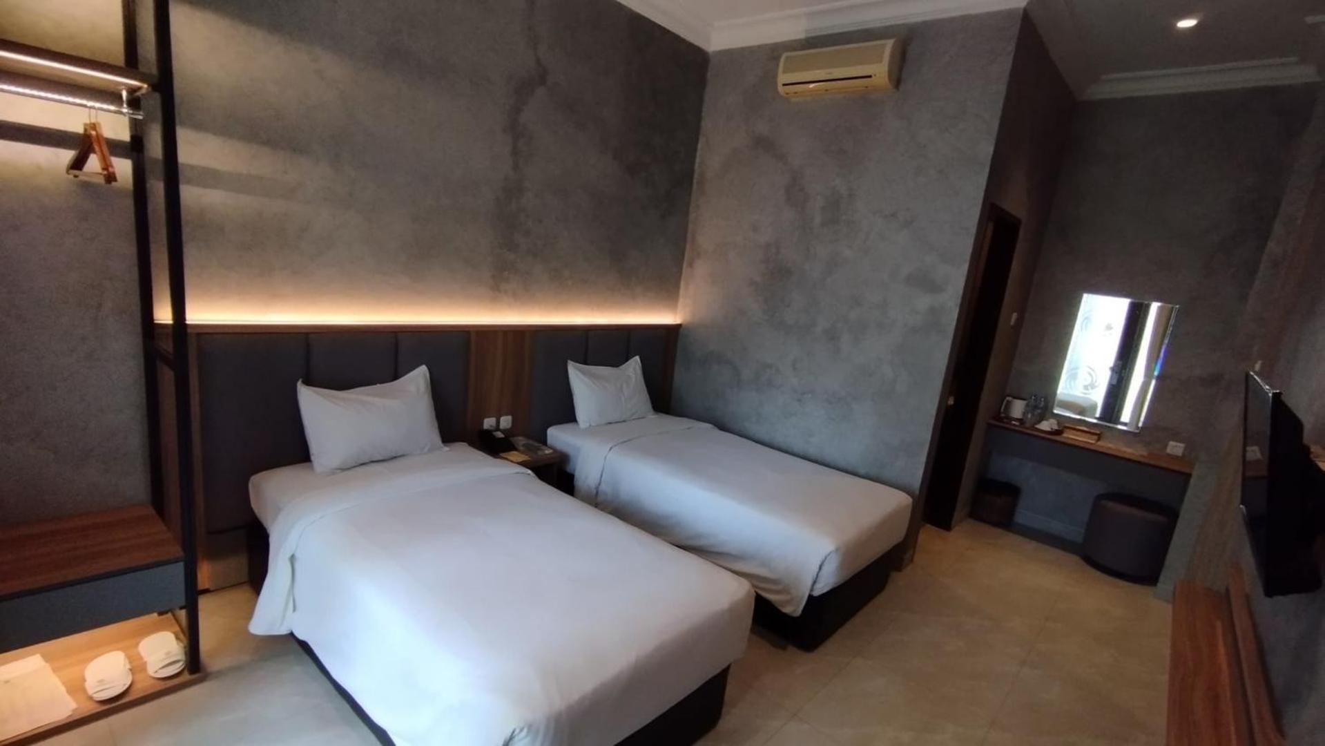The Grand Palace Hotel Malang Exterior foto