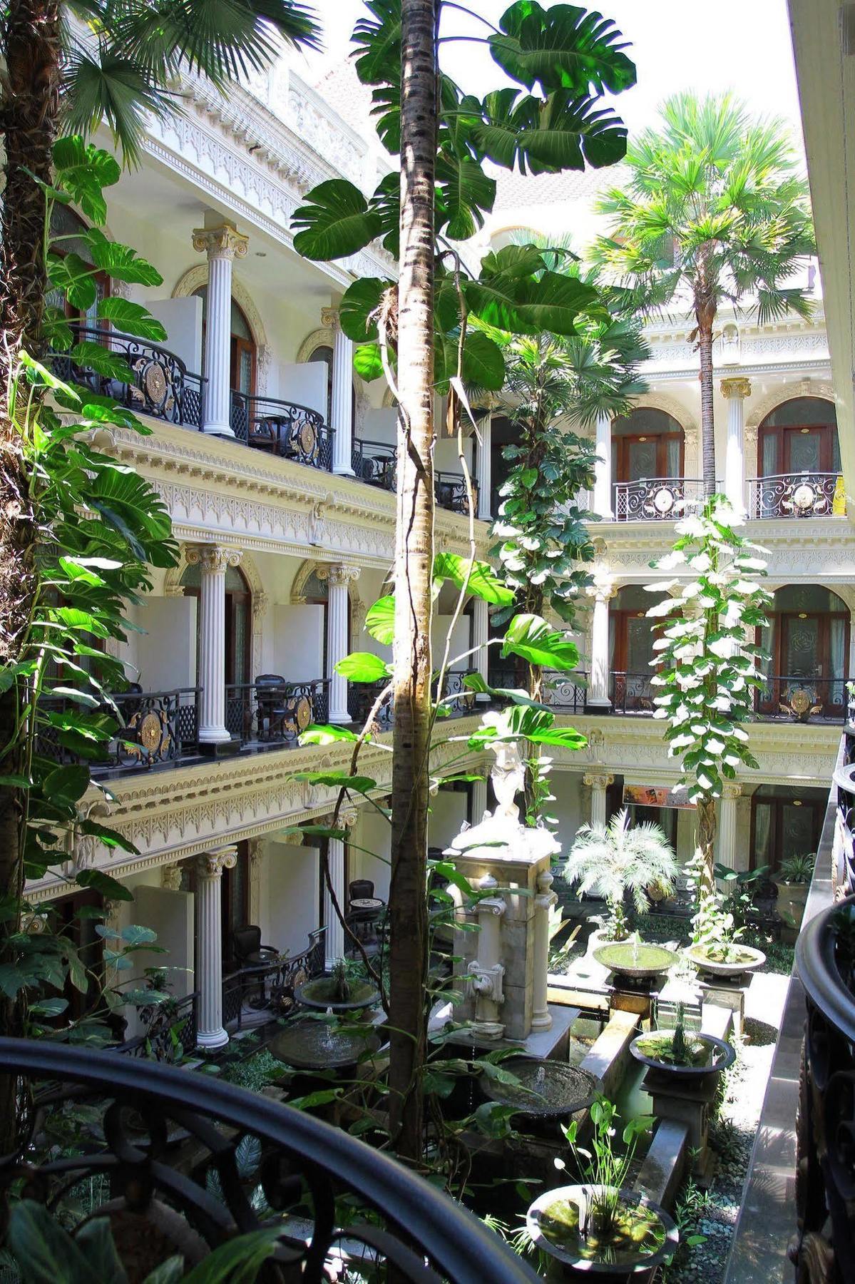 The Grand Palace Hotel Malang Exterior foto